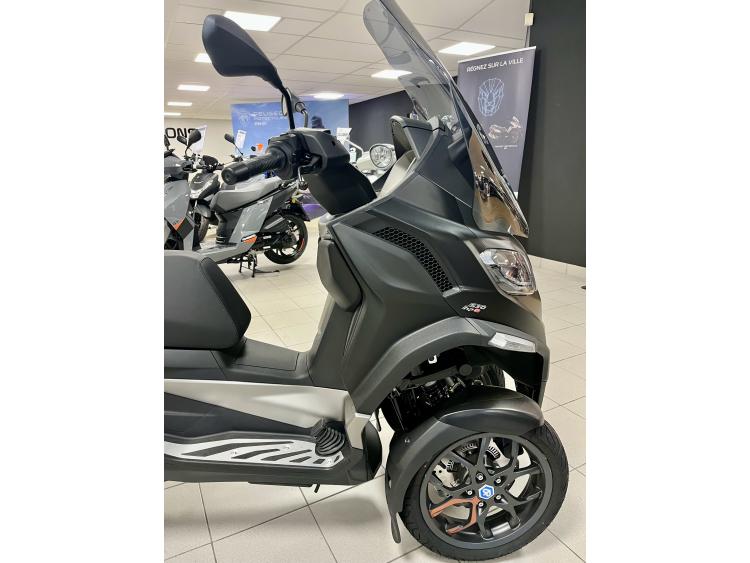 PIAGGIO MP3 530 HPE EXCLUSIVE