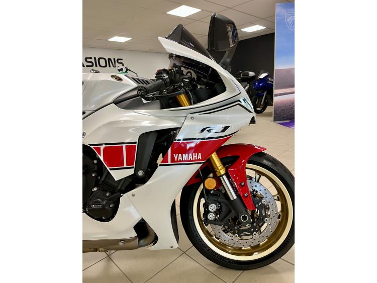 YAMAHA YZF 1000 R1 60TH