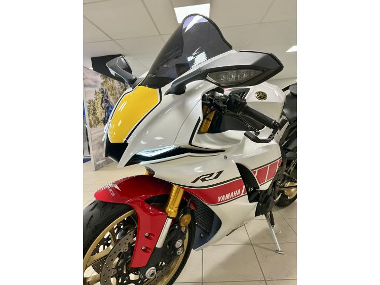 YAMAHA YZF 1000 R1 60TH