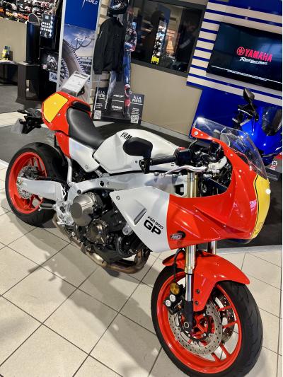 YAMAHA XSR 900 GP