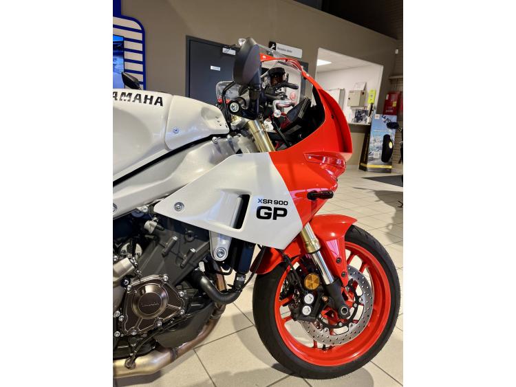 YAMAHA XSR 900 GP